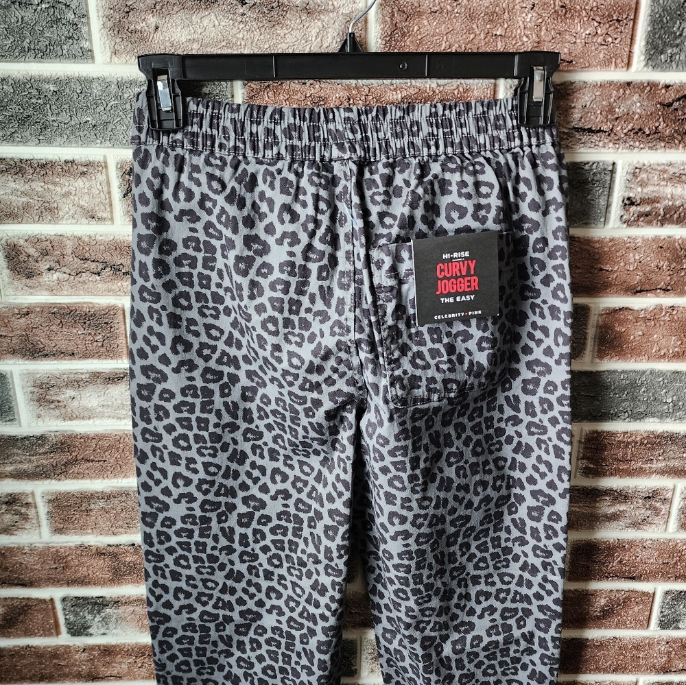 Hi-Rise jogger pants - Picture 9 of 15